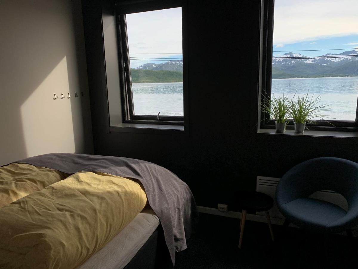 Bedehuset Basecamp Senja Hotel Skaland Exterior foto