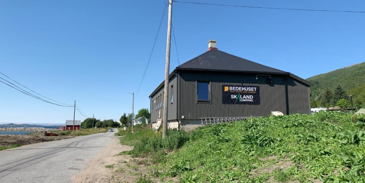 Bedehuset Basecamp Senja Hotel Skaland Exterior foto