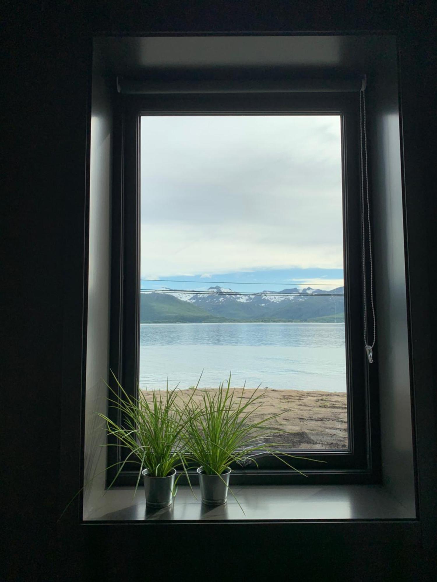 Bedehuset Basecamp Senja Hotel Skaland Exterior foto