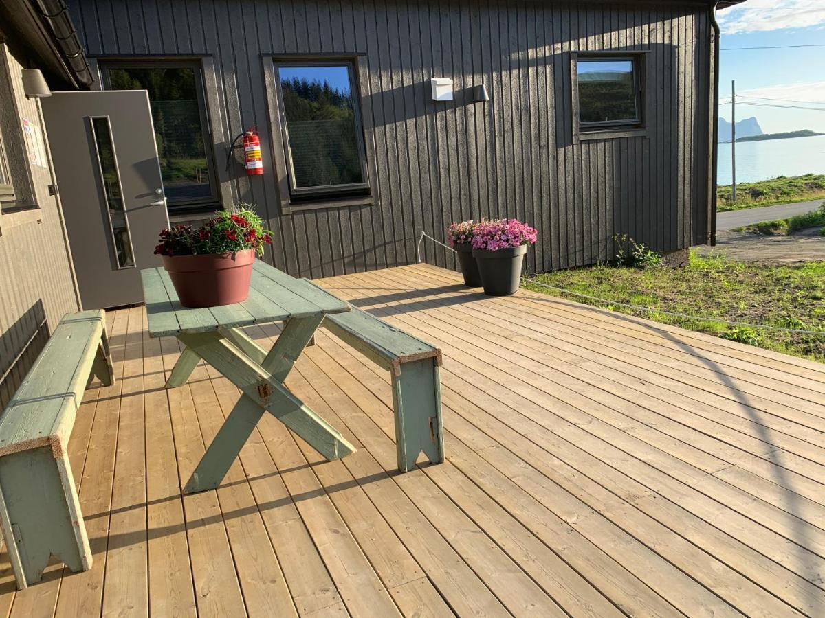 Bedehuset Basecamp Senja Hotel Skaland Exterior foto